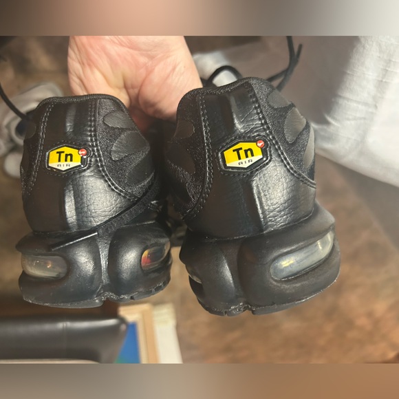 Nike Air Max Plus TN Triple Black Leather Men’s Sneakers - Picture 8 of 10